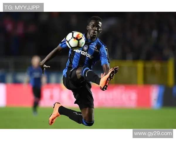 迈尼昂的崛起与挑战：从新星到足球巨星的成长之路